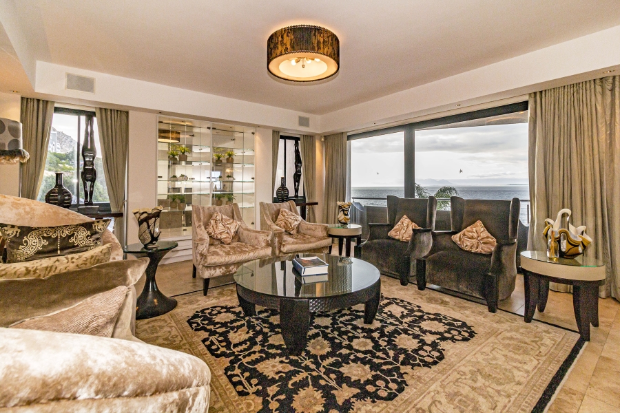 To Let 4 Bedroom Property for Rent in Mountainside Western Cape